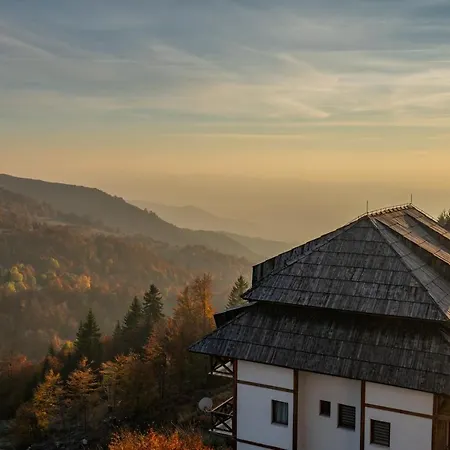 Vista47 Zoned Ii Apartment *