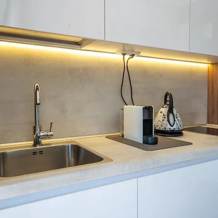 Vista47 Zoned Ii Apartment *